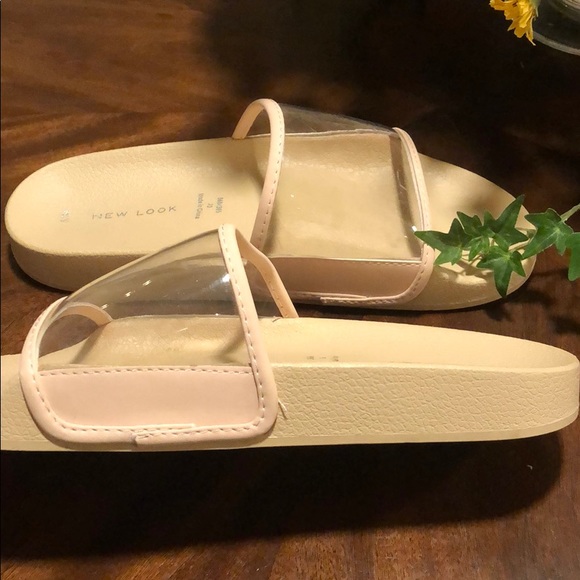 Slippers - Picture 4 of 4